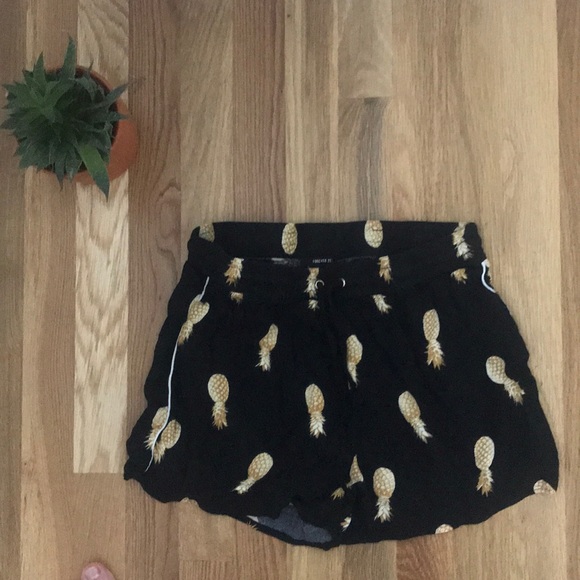 Pineapple shorts forever 21 Clearance